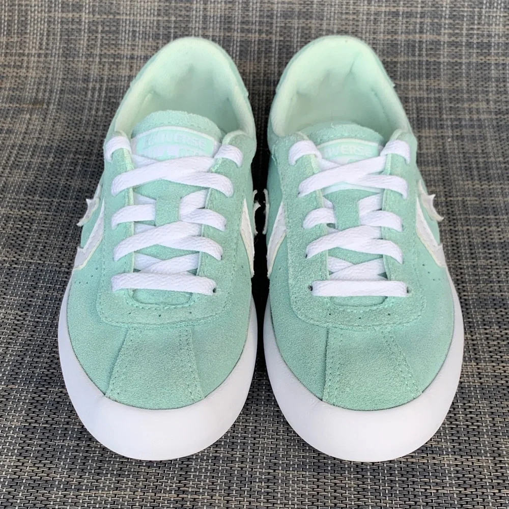 Converse Breakpoint Ox Low Suede Sneakers in light green unisex lil kids Size 13